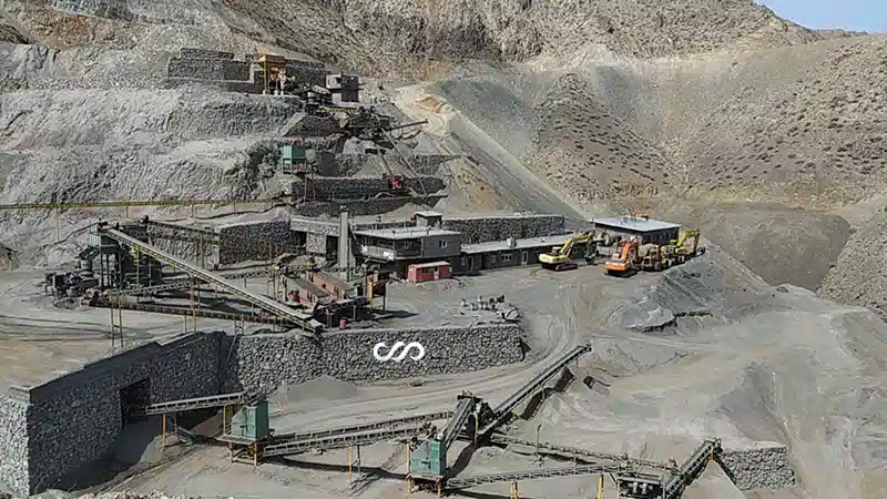 خدمات بهره برداری از معدن سنگ آهن هماتیت و مگنتیت خرمدشت