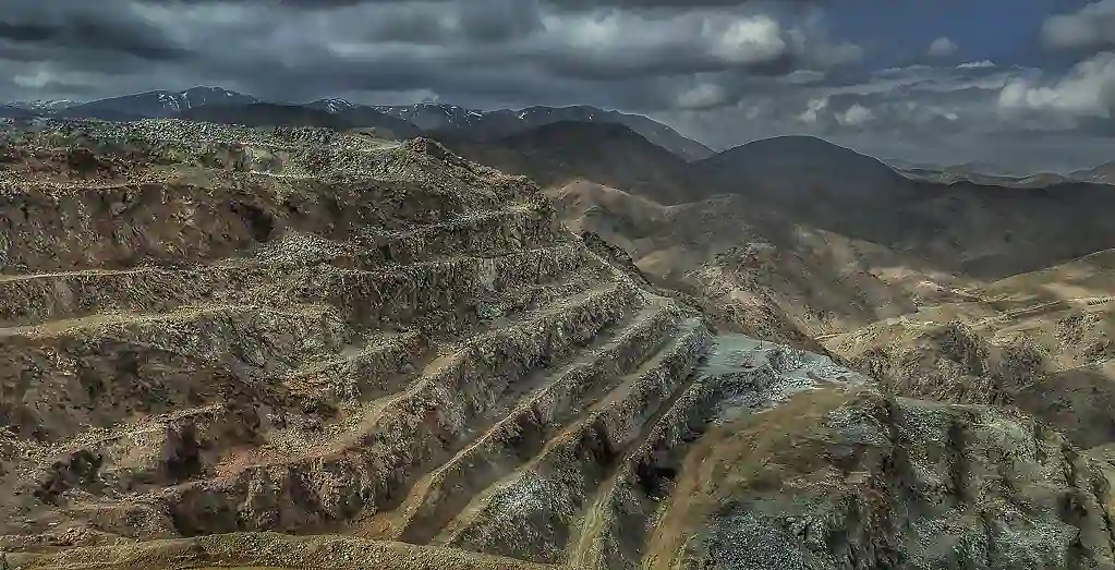 معدن سنگ‌آهن هماتیت و مگنتیت خرمدشت